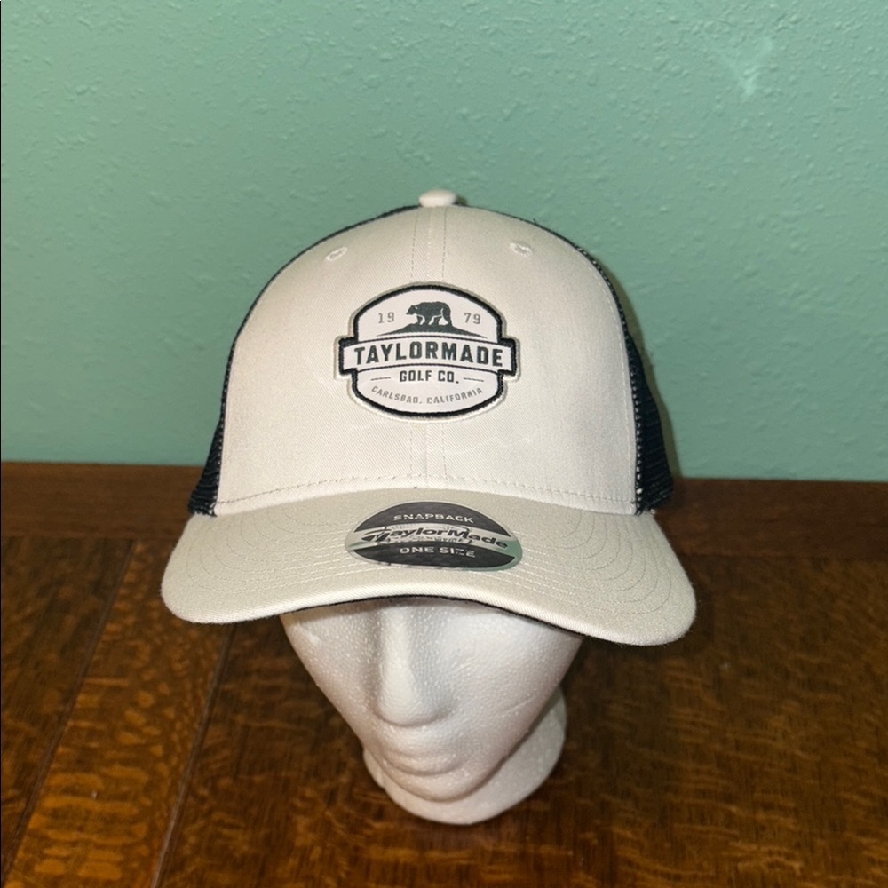 Taylormade White and Black Snapback Cap.  One size.  New.
